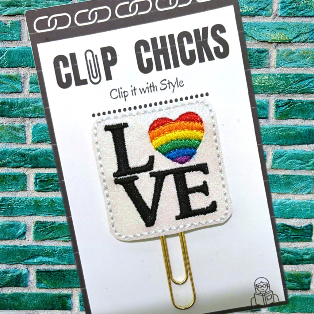 Clip Chicks' LOVE paper clip is shown in its package.